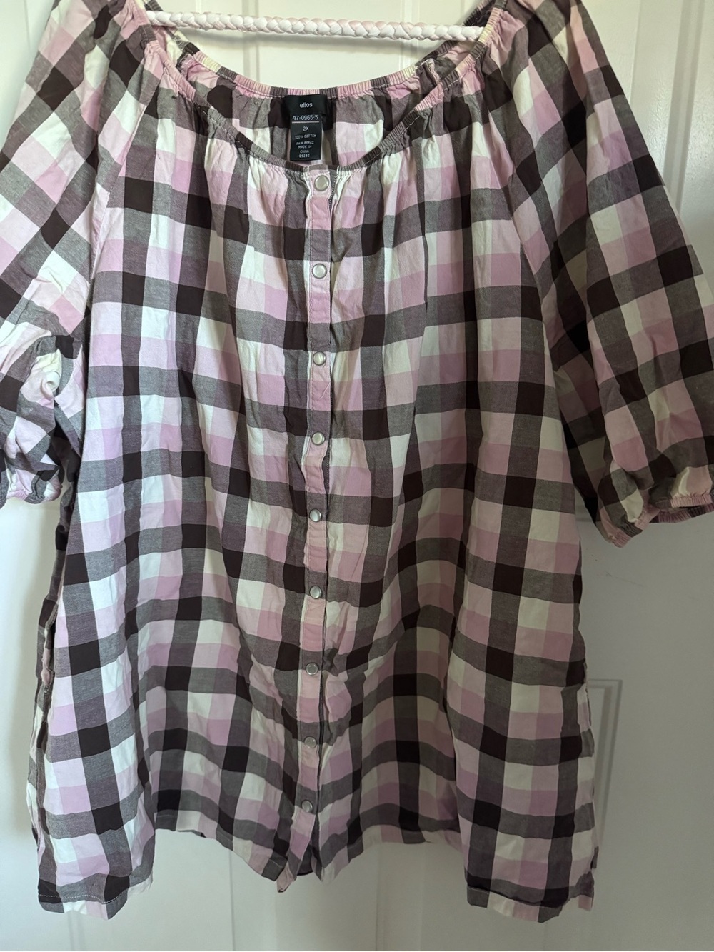 Ellos women’s 2X pearl button top
P1